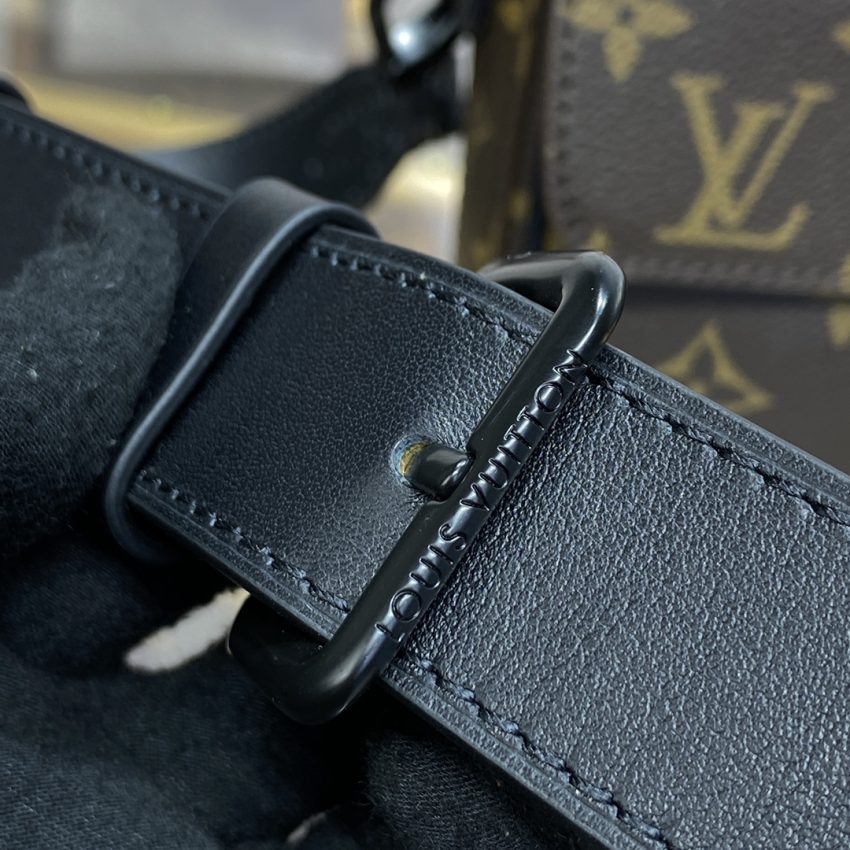 Louis Vuitton Montsouris tragbare Geldbörse 4