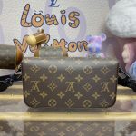 Louis Vuitton Montsouris tragbare Geldbörse 7