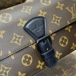 Louis Vuitton Montsouris tragbare Geldbörse 8