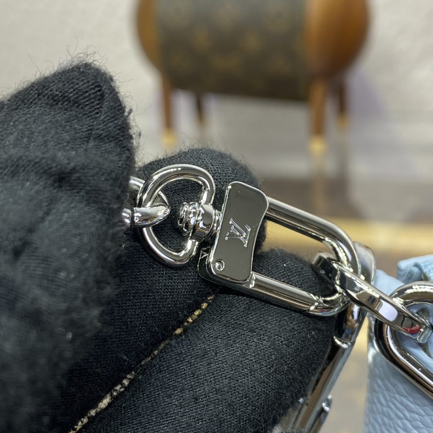 louis vuitton multi pochette accessoires light blue 9