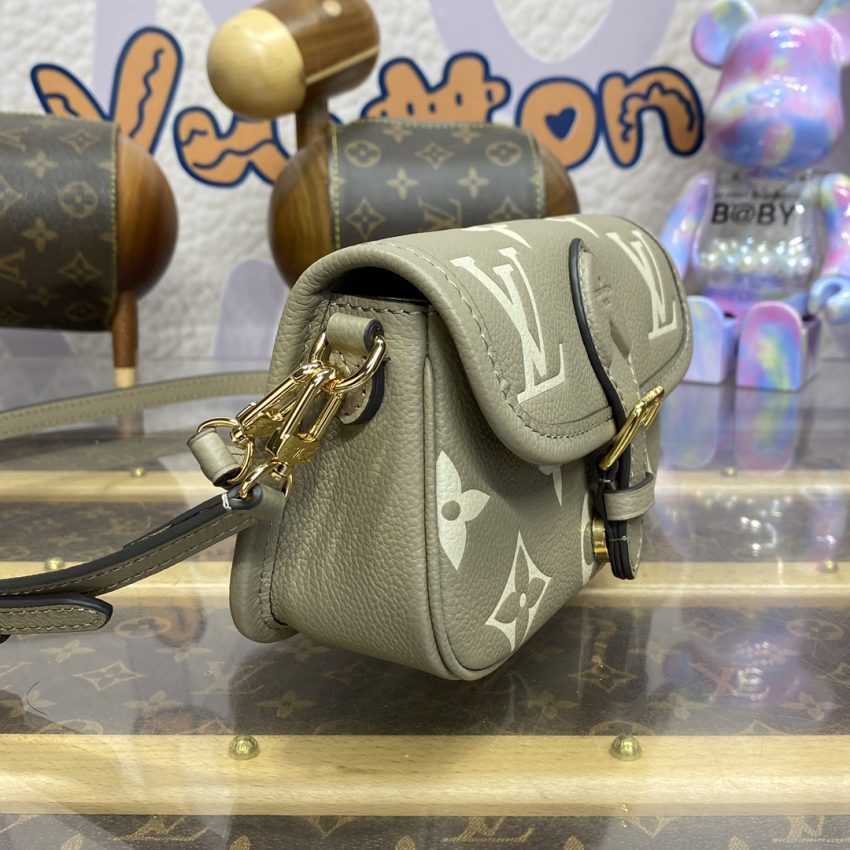 louis vuitton nano diane beige 4
