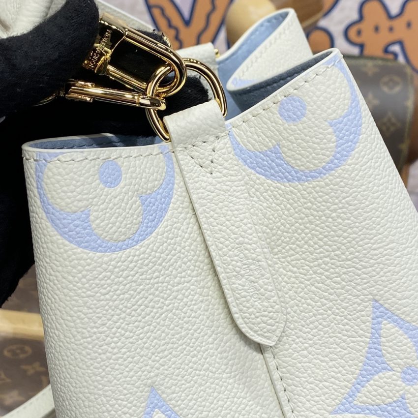 louis vuitton neonoe bb white sky blue 2