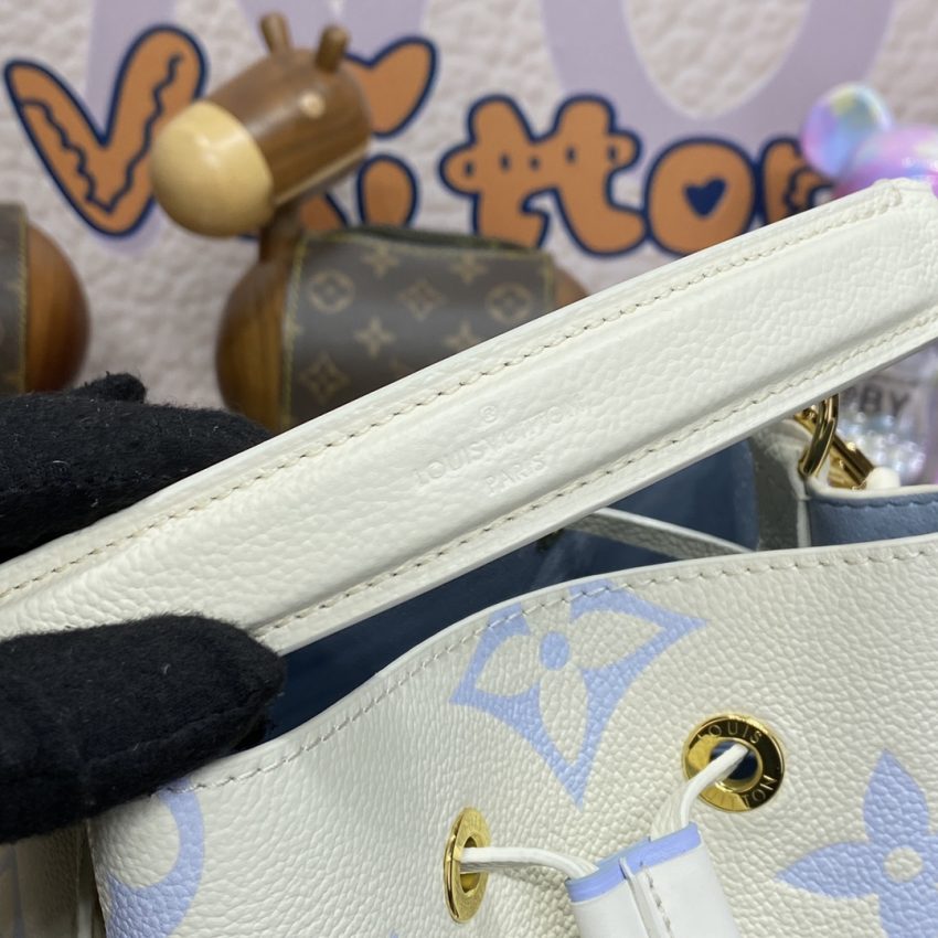 louis vuitton neonoe bb white sky blue 3
