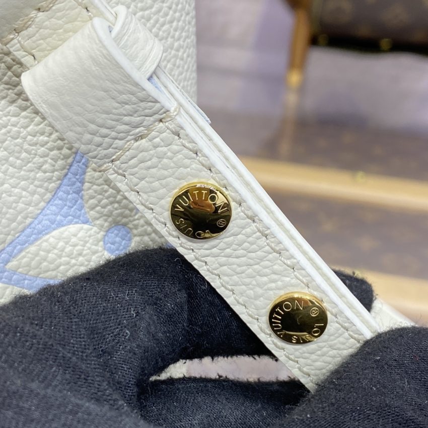 louis vuitton neonoe bb white sky blue 4