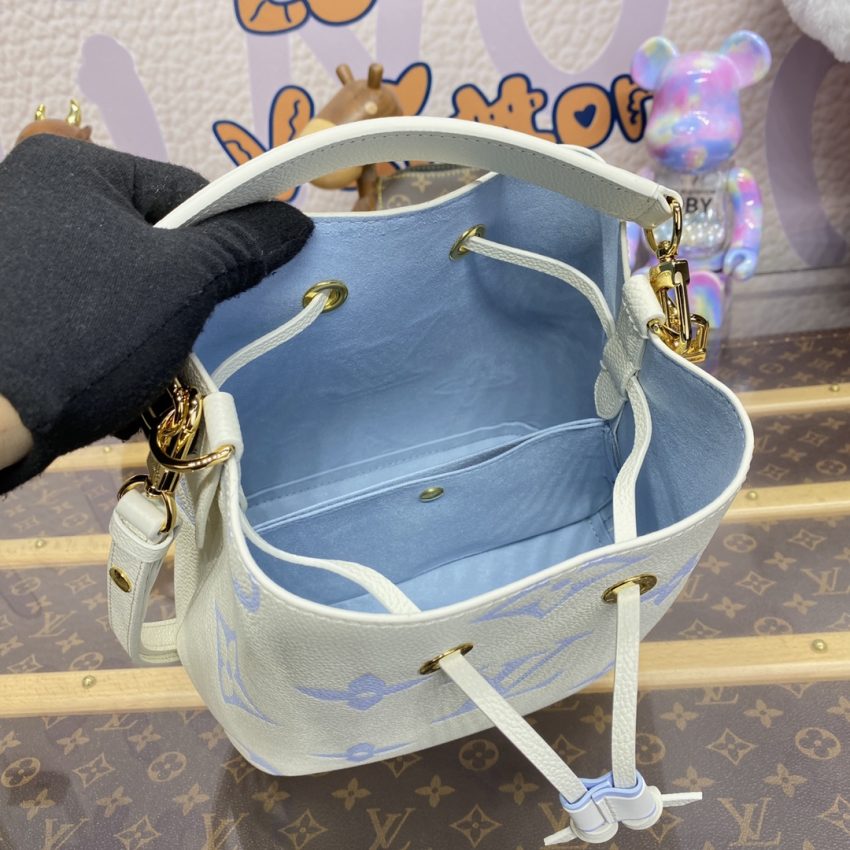louis vuitton neonoe bb white sky blue 5