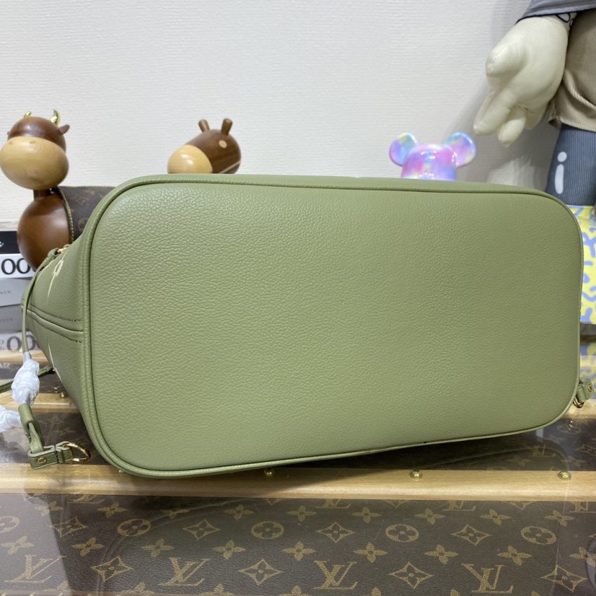 louis vuitton neverfull mm green 3