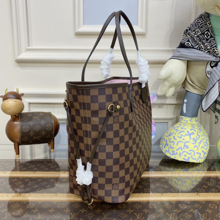 louis vuitton neverfull mm grid pink inside 2