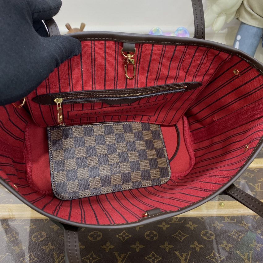 louis vuitton neverfull mm grid red inside 2