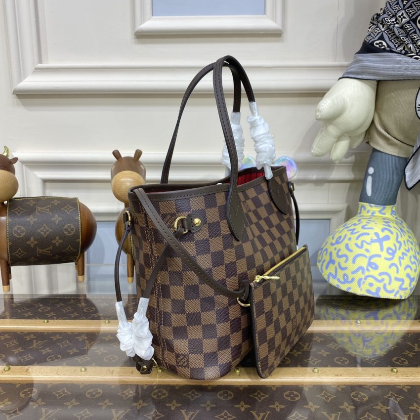 louis vuitton neverfull mm grid red inside 4