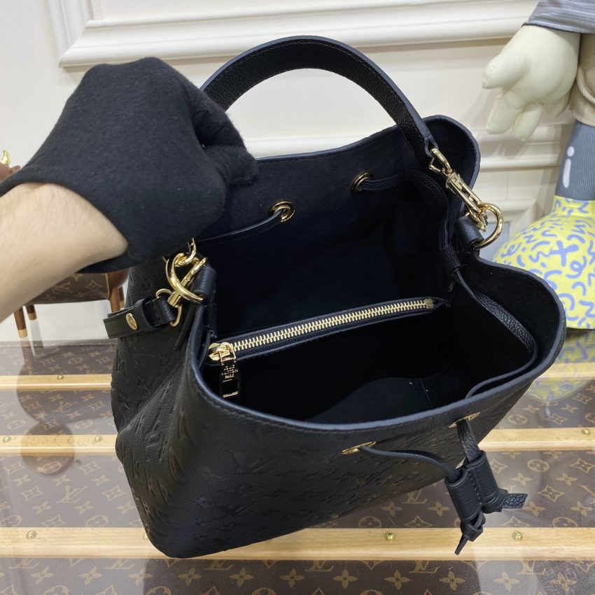 louis vuitton noe bucket black mm 4