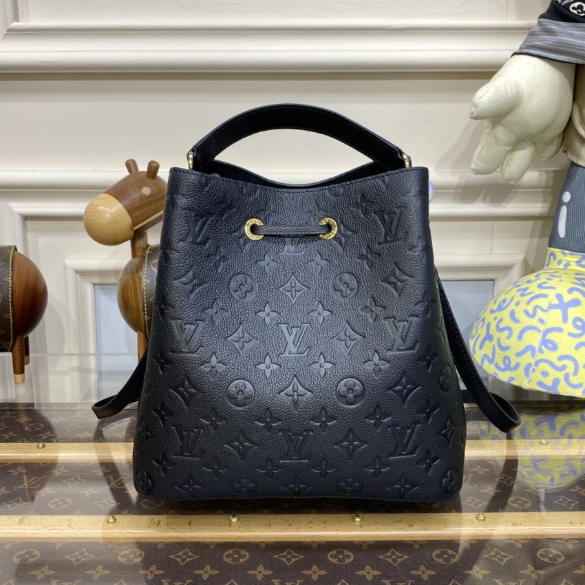 louis vuitton noe bucket black mm 8
