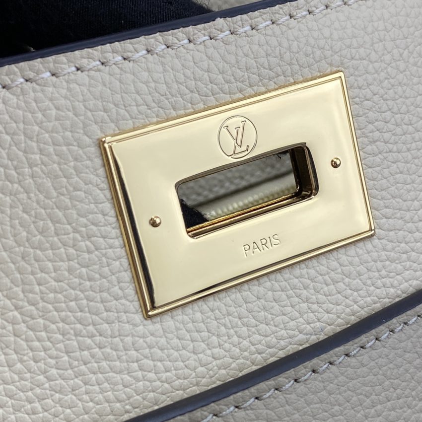 louis vuitton on my side beige 3