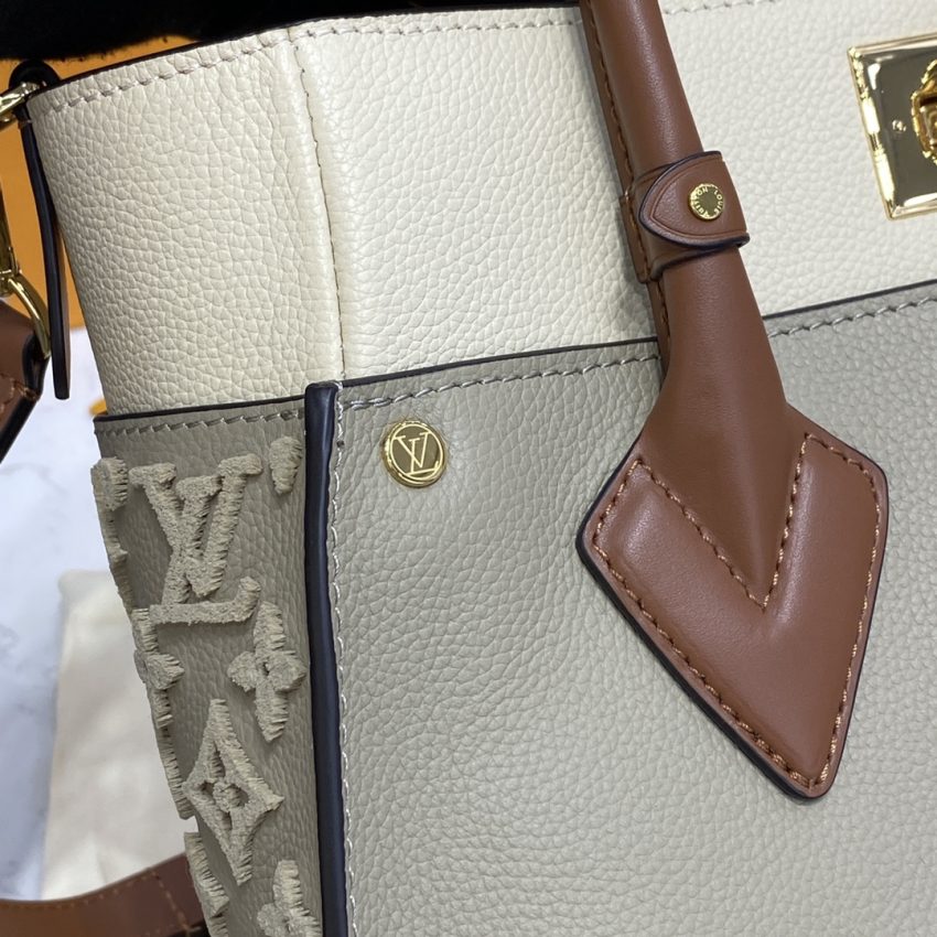 louis vuitton on my side beige 5