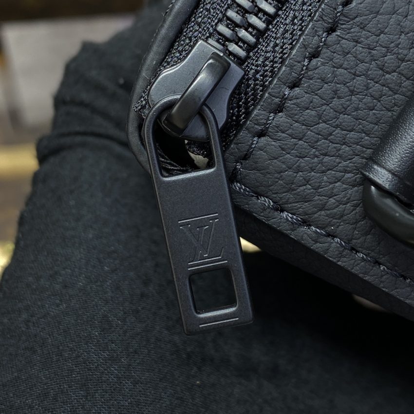 louis vuitton pilot wearable wallet black 8