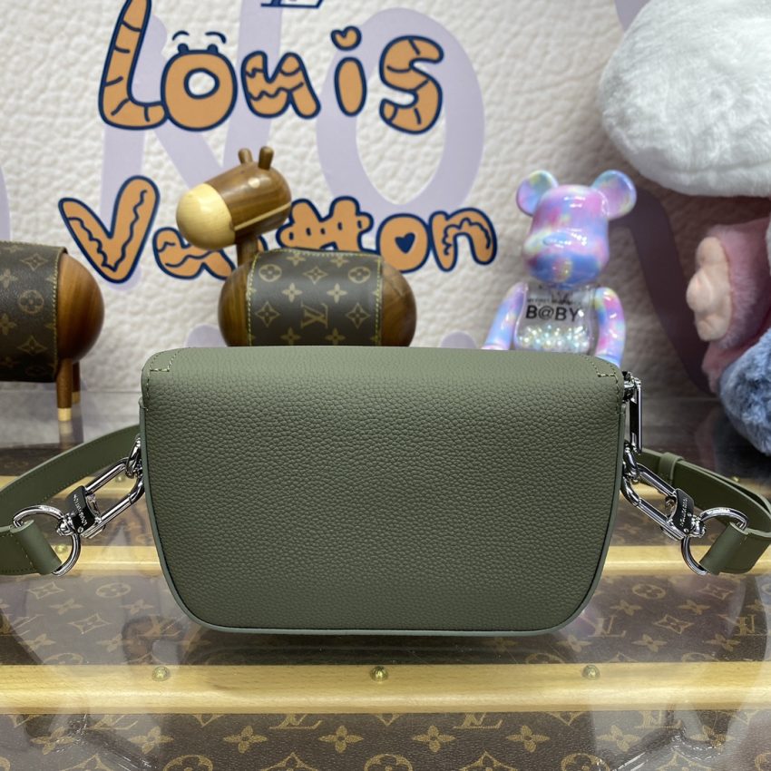 louis vuitton pilot wearable wallet green 5
