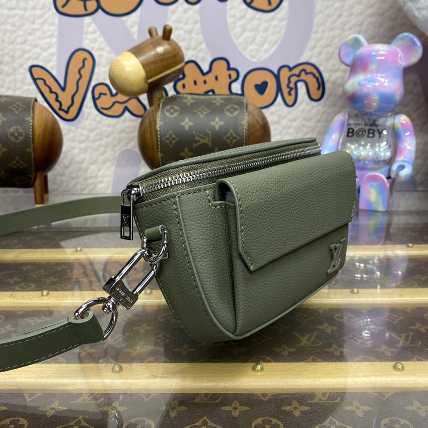 louis vuitton pilot wearable wallet green 8