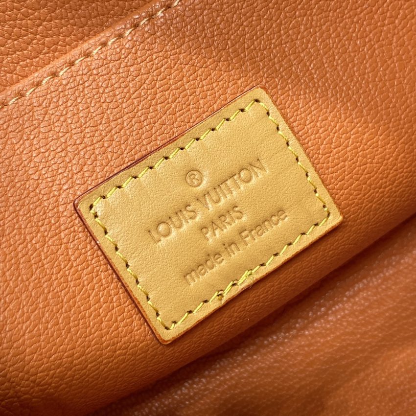 louis vuitton pochette cosmetique orange 4