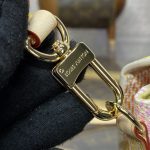 louis vuitton pochette metis east west pink grid 6