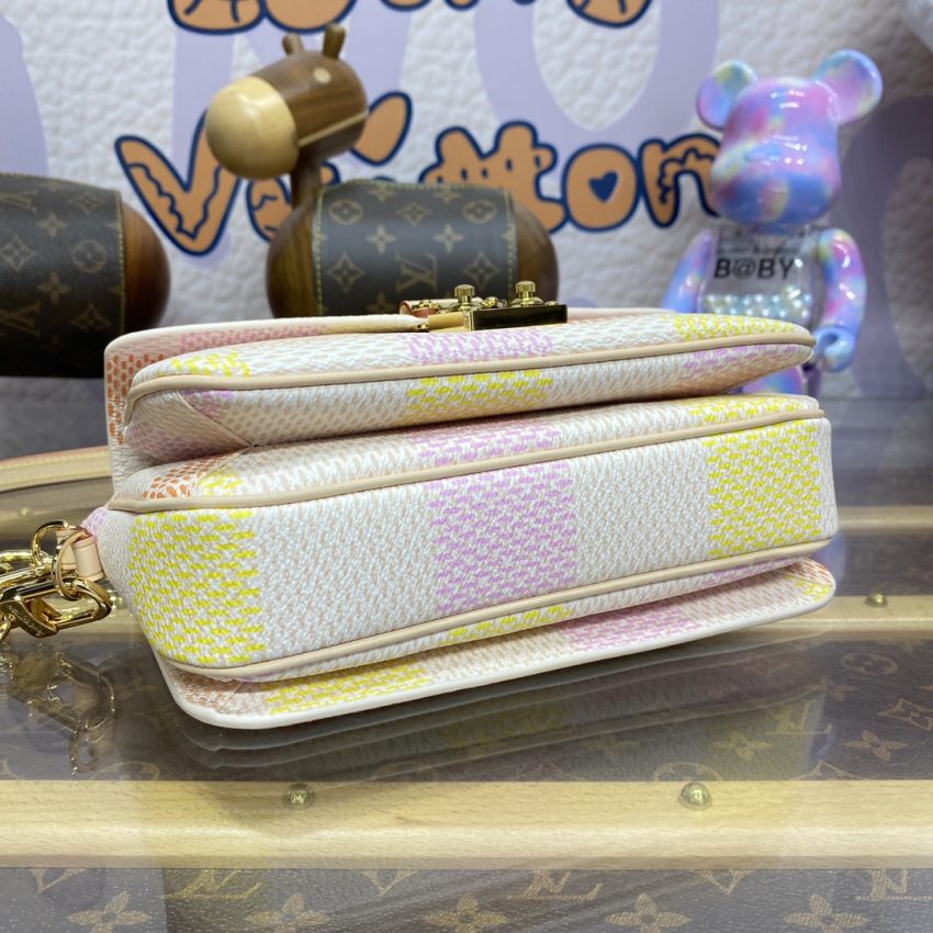 louis vuitton pochette metis east west pink grid 7