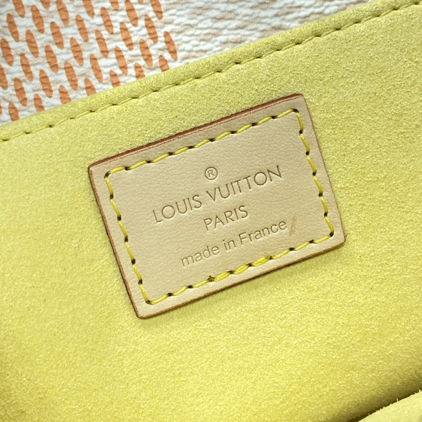 louis vuitton pochette metis east west pink grid 8