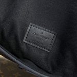 louis vuitton pochette s lock 6