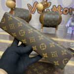louis vuitton pochette voyage canvas brown 4