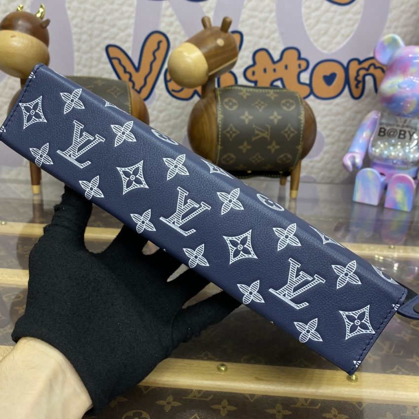 louis vuitton pochette voyage dark blue 4