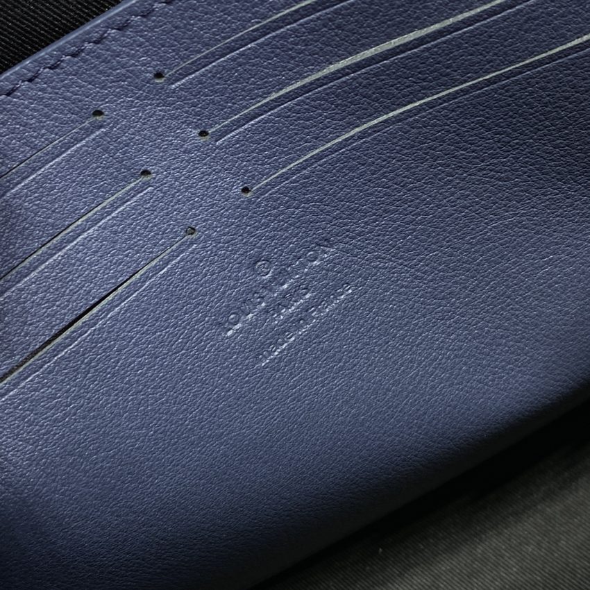 louis vuitton pochette voyage dark blue 8