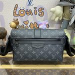 louis vuitton s cape messenger black 3