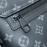 louis vuitton s cape messenger black 4