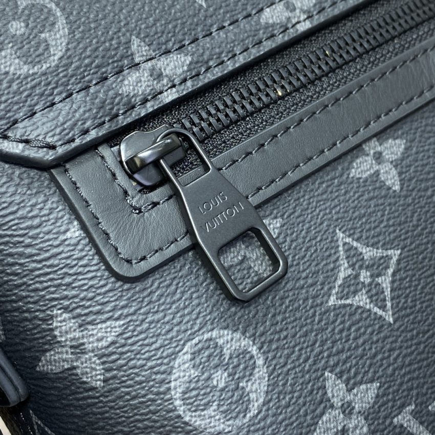 louis vuitton s cape messenger black 4
