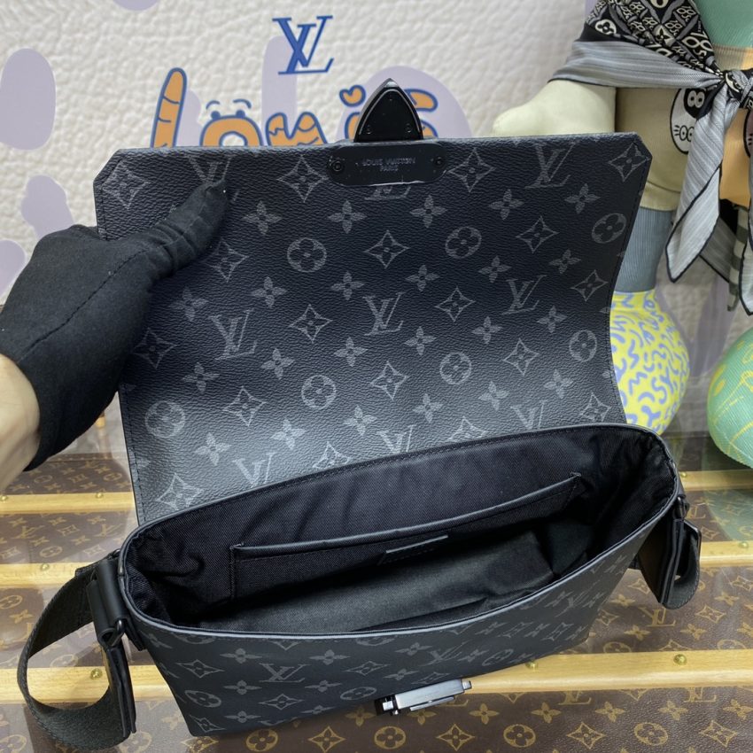 louis vuitton s cape messenger black 7
