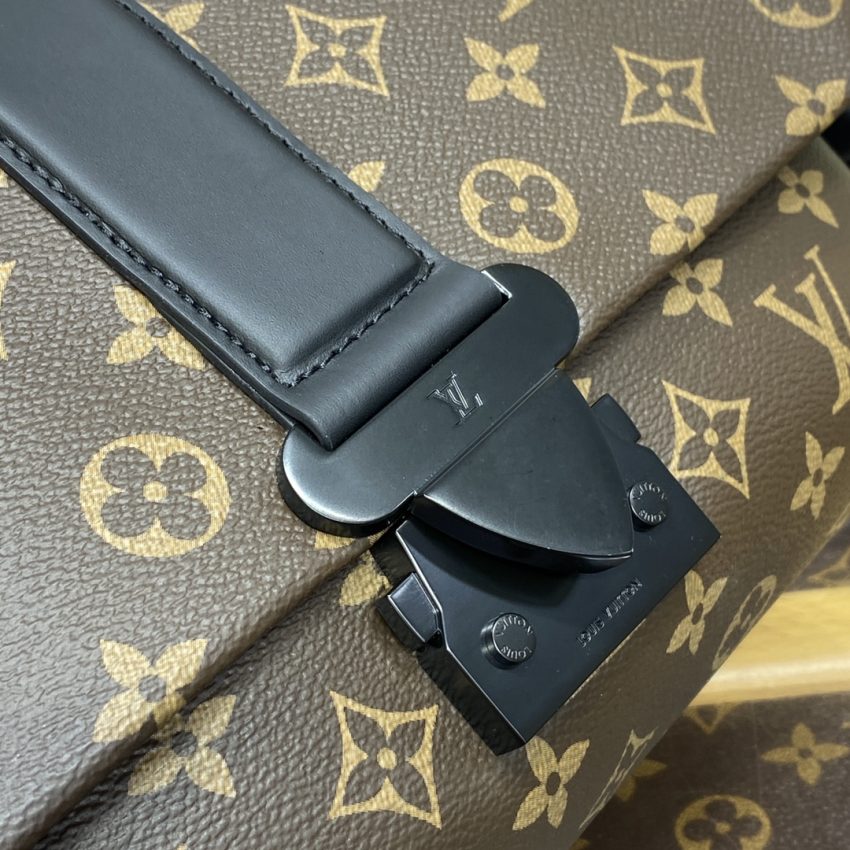louis vuitton s cape messenger brown 4