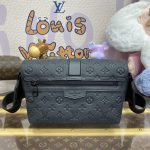 louis vuitton s cape messenger full black 10