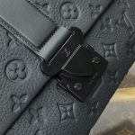 louis vuitton s cape messenger full black 3