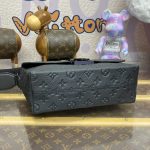 louis vuitton s cape messenger full black 7