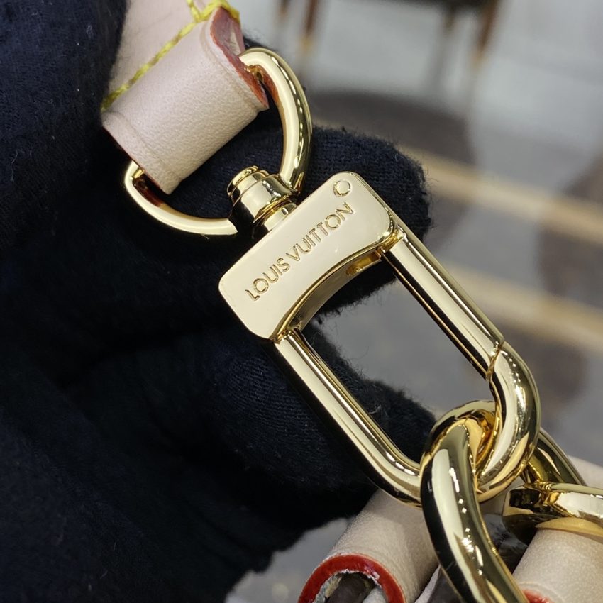 louis vuitton saumur 3