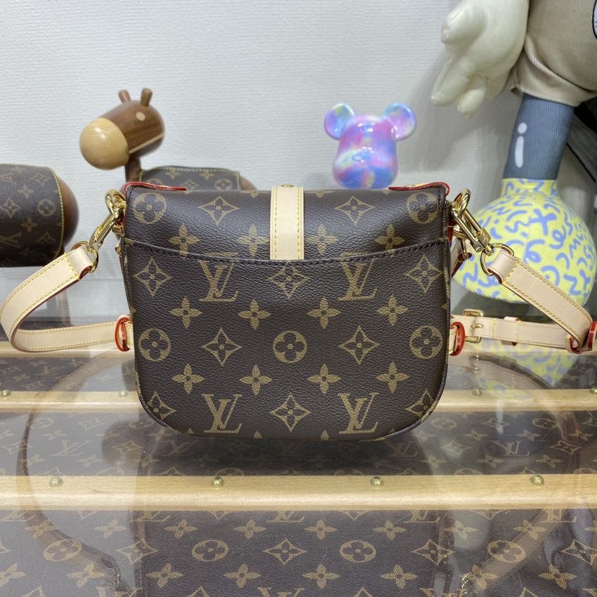 louis vuitton saumur 9