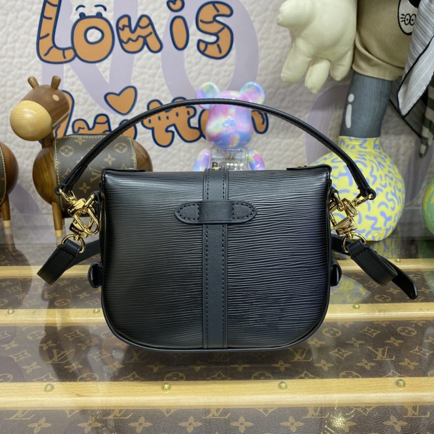 louis vuitton saumur black 2