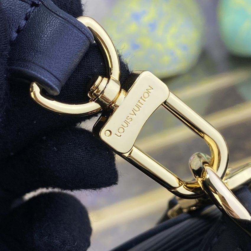 louis vuitton saumur black 3