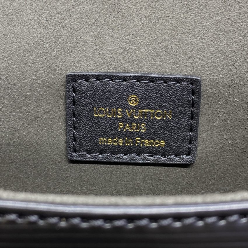 louis vuitton saumur black 4