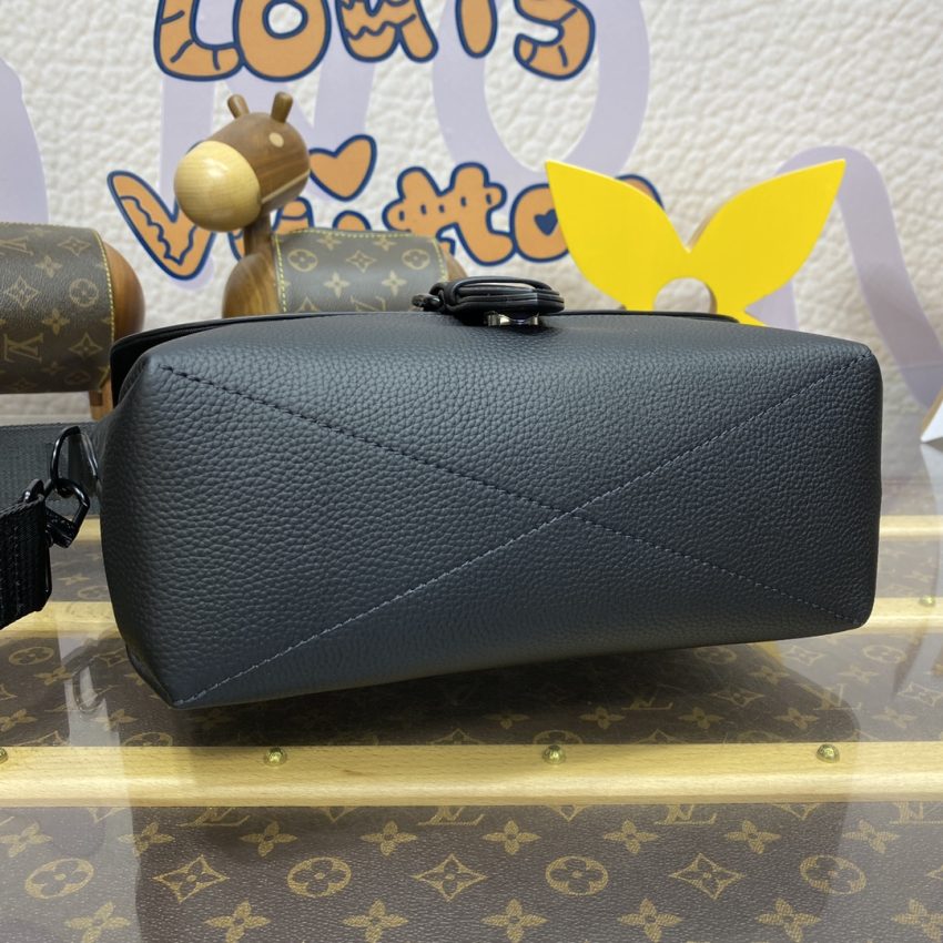 louis vuitton saumur messenger bag 3