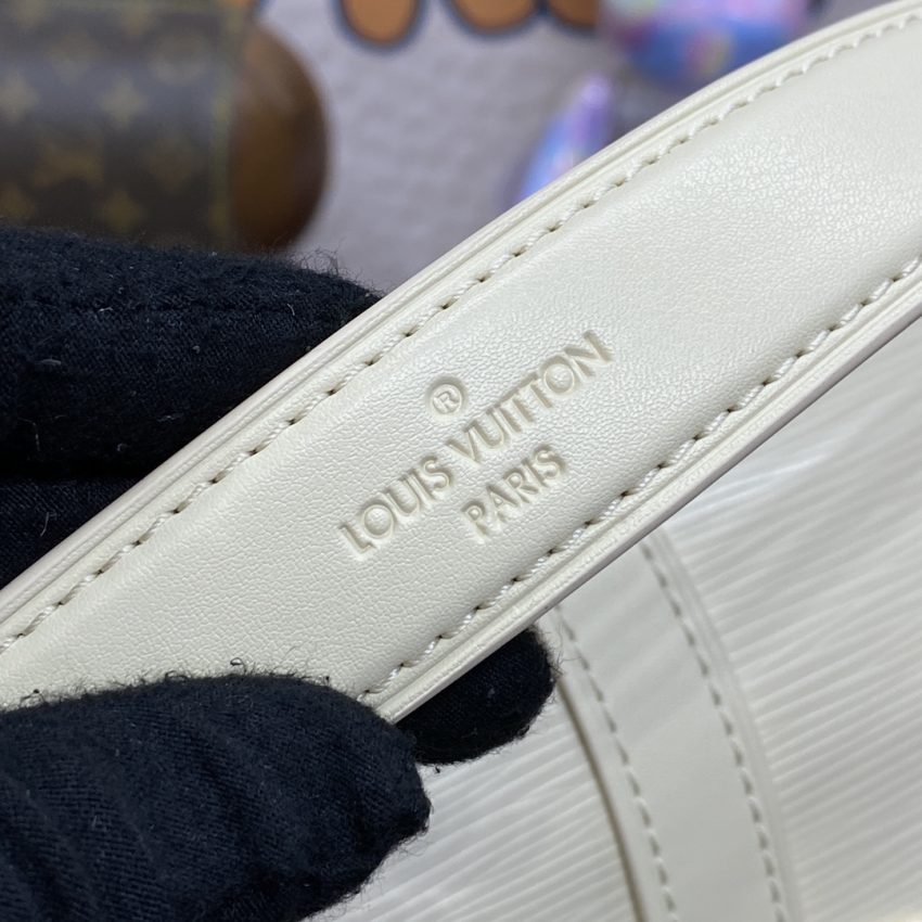 louis vuitton saumur white 2