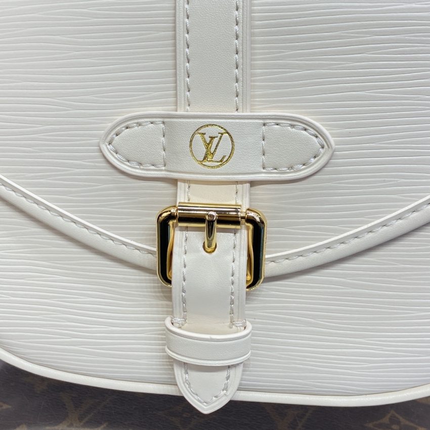 louis vuitton saumur white 4