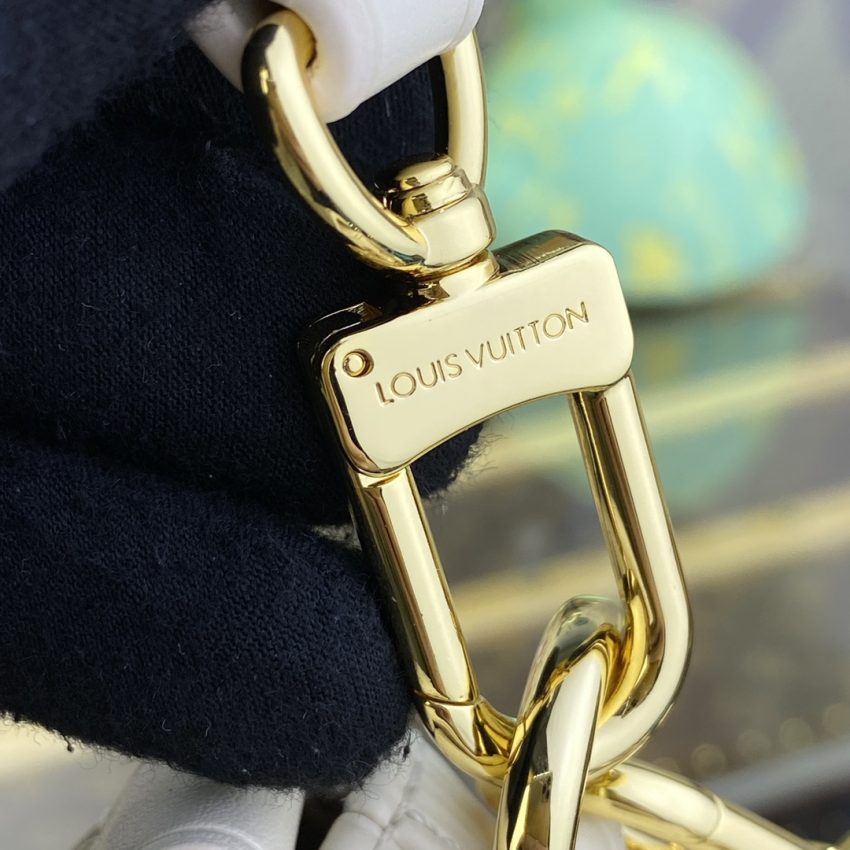 louis vuitton saumur white 7