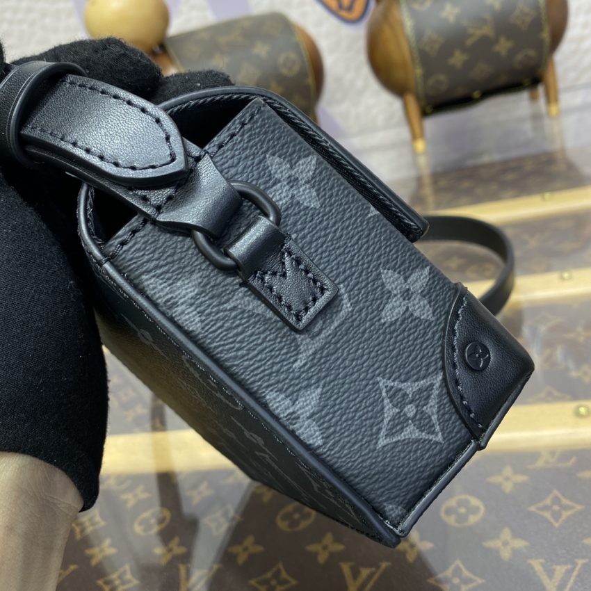 louis vuitton steamer wearable wallet black canvas 3