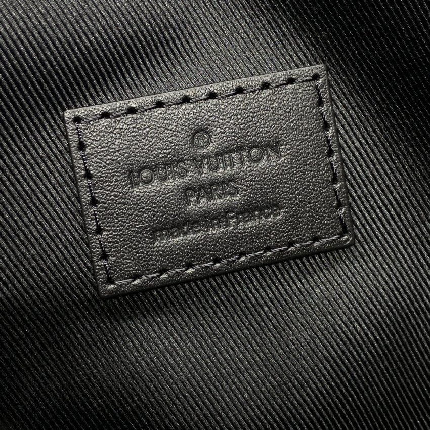 louis vuitton steamer wearable wallet black canvas 4
