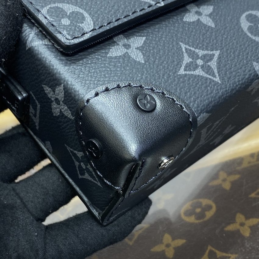 louis vuitton steamer wearable wallet black canvas 8