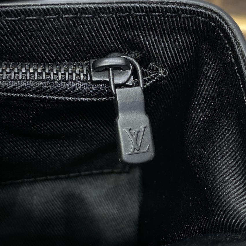 louis vuitton steamer wearable wallet black canvas 9