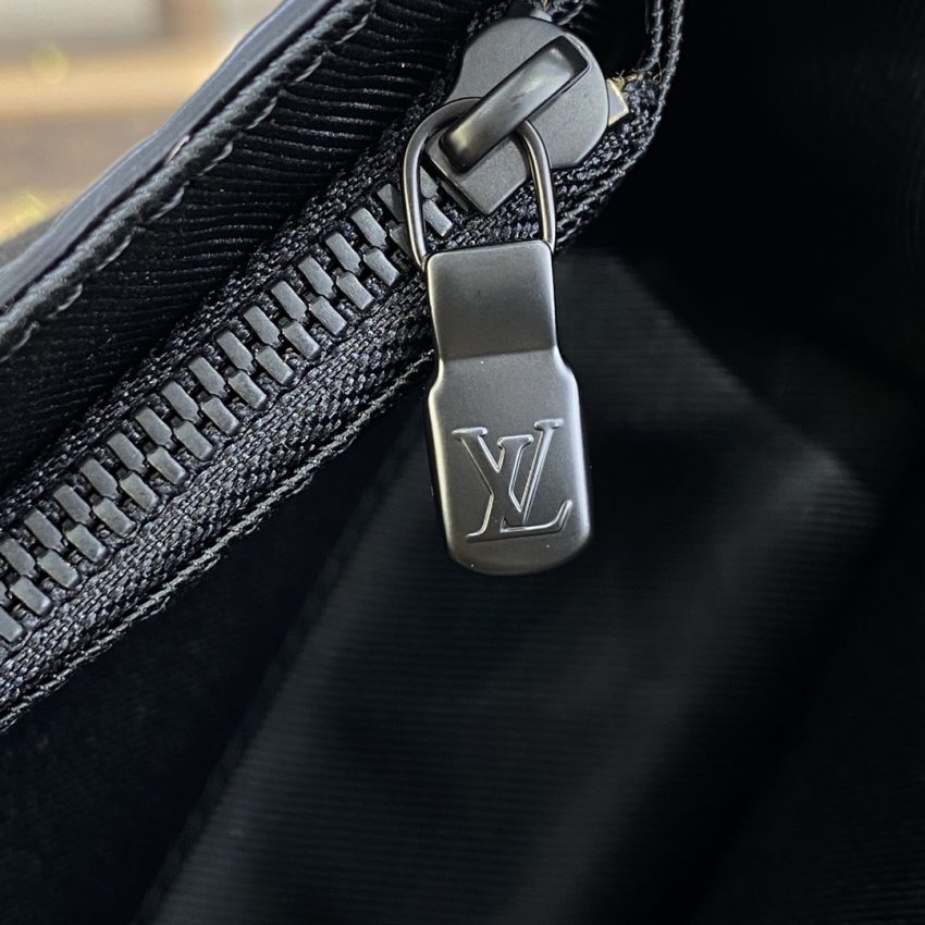 louis vuitton steamer wearable wallet full black 3